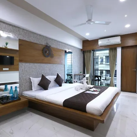 Premium 3br Near Bkc & Bandra East Apartment