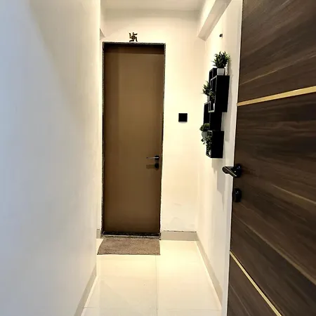 Mcsc Luxury Paradise Near Nesco Mumbai