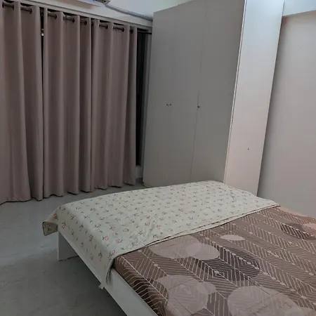 Peaceful & Spacious 2 Bhk Near Airport * Mumbai