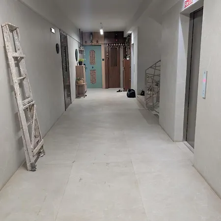 Peaceful & Spacious 2 Bhk Near Airport Apartment *