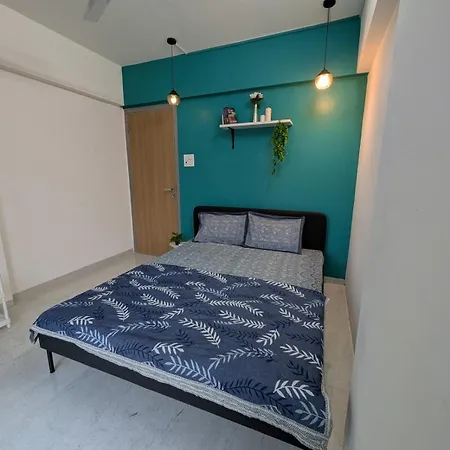 Peaceful & Spacious 2 Bhk Near Airport Apartment *