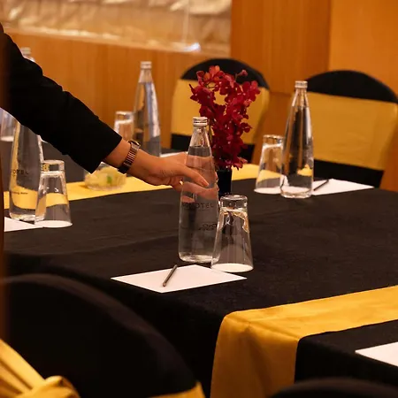 Hotel Novotel Juhu 5*
