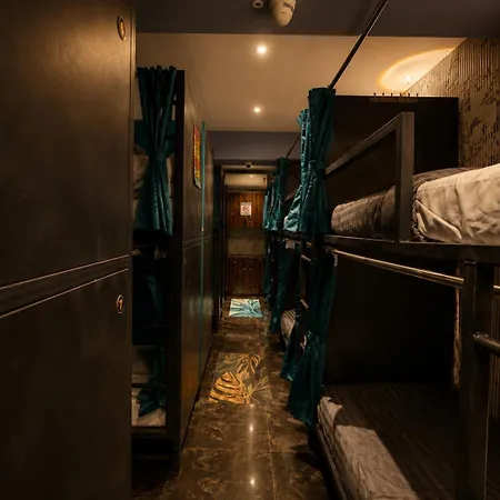 Zull Backpackers Andheri-midc Hostel Mumbai