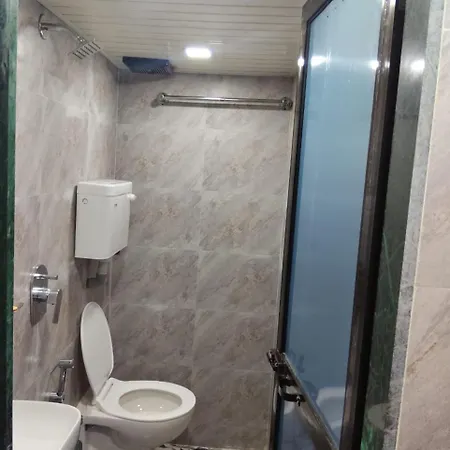 Rest Marol Hostel *