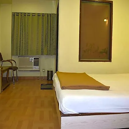 Treebo Atithi Malad Hotel Mumbai