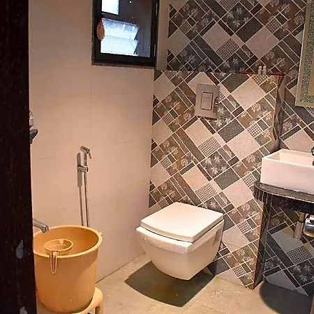 Hotel Treebo Atithi Malad Mumbai