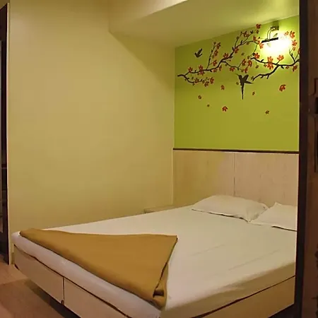 Treebo Atithi Malad Hotel Mumbai