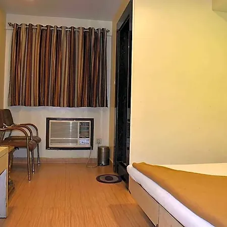 Hotel Treebo Atithi Malad 3*