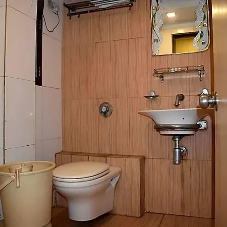 Hotel Treebo Atithi Malad Mumbai