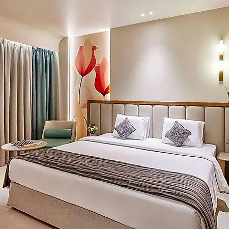 Hotel The Regale By Tunga Mumbai