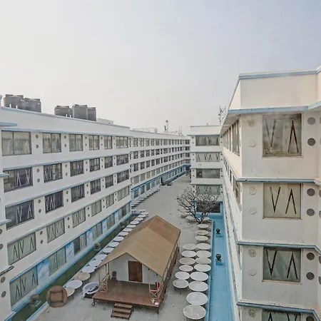 Townhouse Royal Palms Shared Serviced Hotel