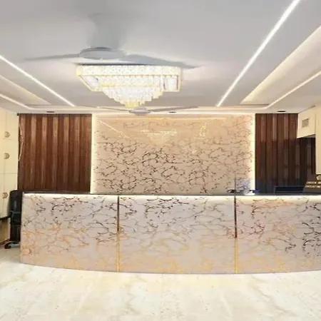 Qamar Mumbai