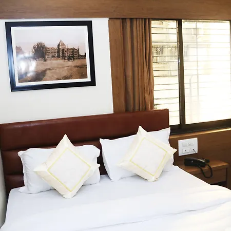 Hotel Crystal Luxury Inn- Bandra 3*