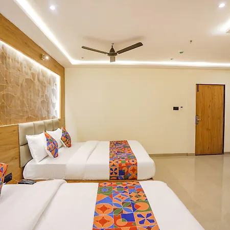 Fabhotel Well Back