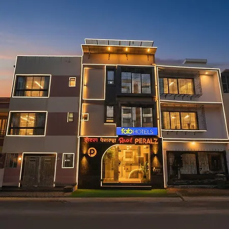 Fabhotel Peralz - Nr Boriwali Station Hotel