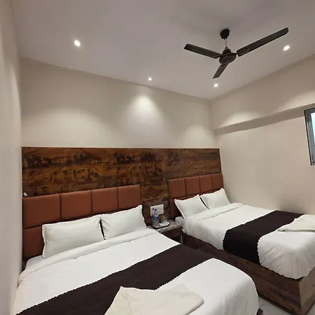 Powai Palace 3*