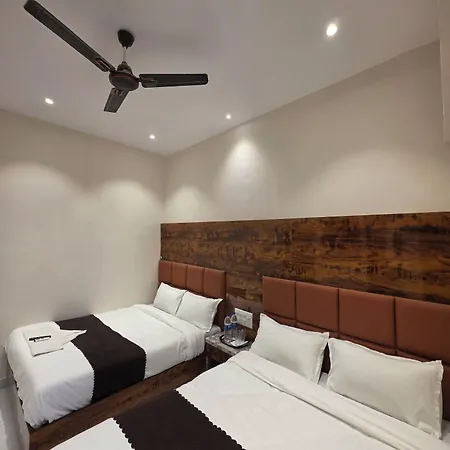 Powai Palace 3*