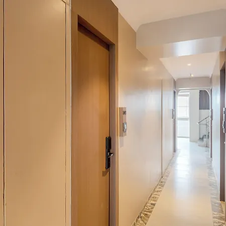 Aura - Near Malad Link Road 3*