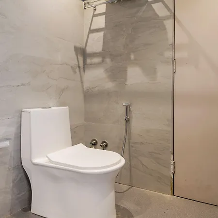 Aura - Near Malad Link Road 3*