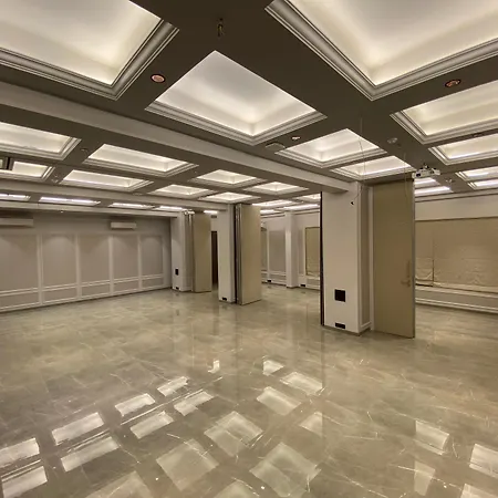 J And Banquets Hotel 3*