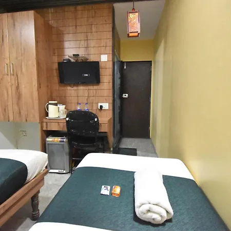 Arma Court - Near Us Embassy, Bkc Hotel 2*