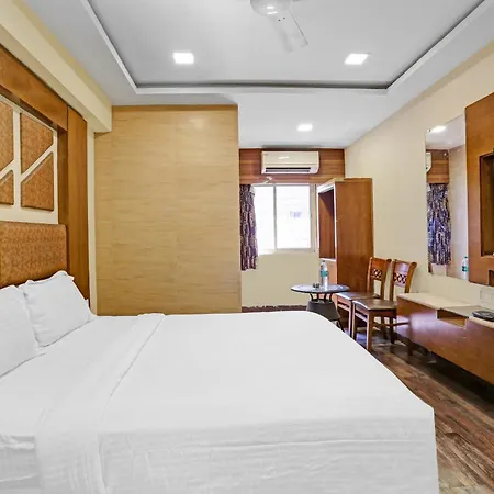 Oyo Executive Hotel 3*