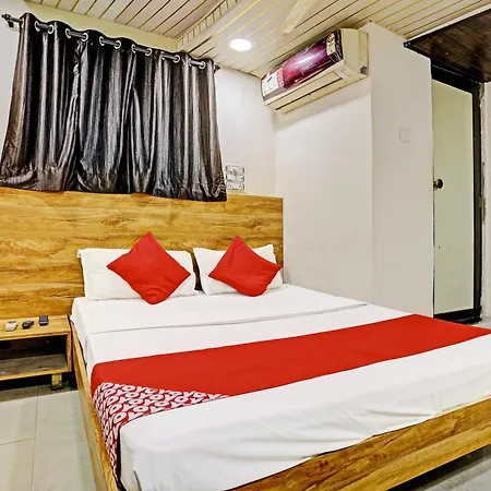 Oyo Flagship Satyam Palace 3*