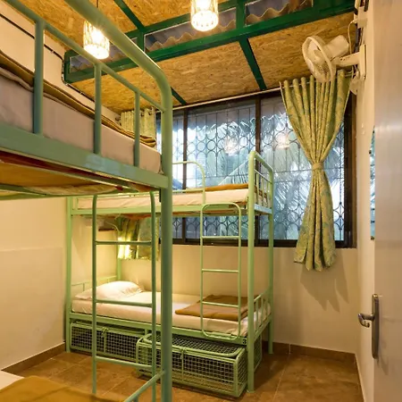 Mantra Hostel *