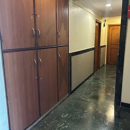 Hotel Lucky Near Nesco Mumbai