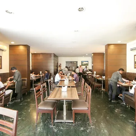 Hotel Lucky Near Nesco 3*