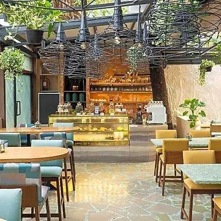 Hotel Bawa Bandra 3*