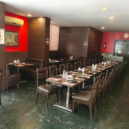 Lucky Near Nesco Hotel 3*