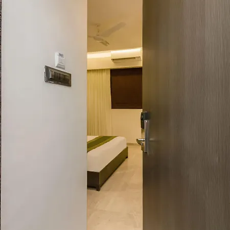 Oyster By Glitz Hotel