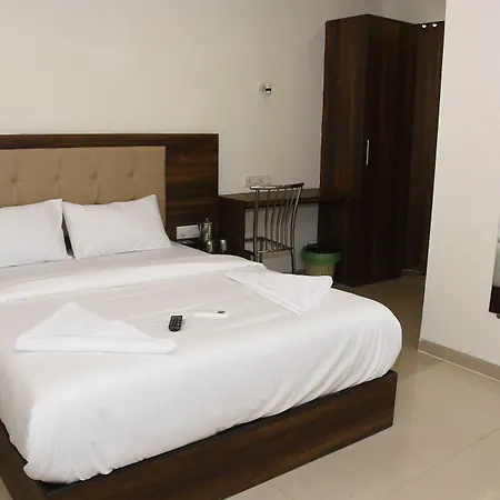 Precious Pearl Hotel 2*