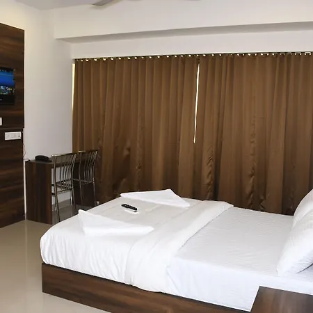 Precious Pearl Hotel