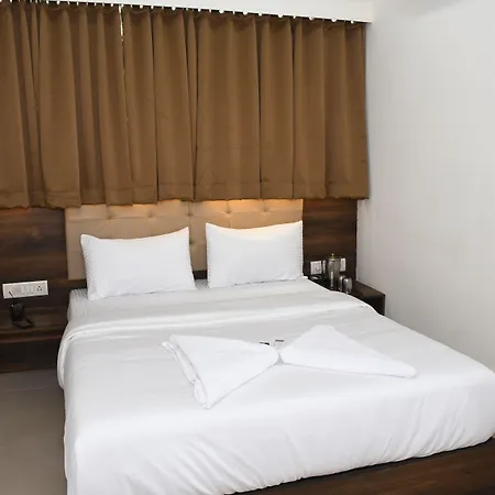 Precious Pearl Hotel 2*