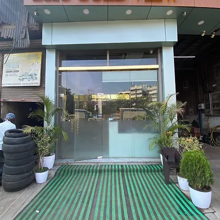 Hotel Bkc Gold View Near Bandra Kurla Complex 3*