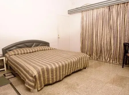 Metro International Hotel 2*