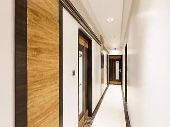 Hotel Causeway, Colaba *