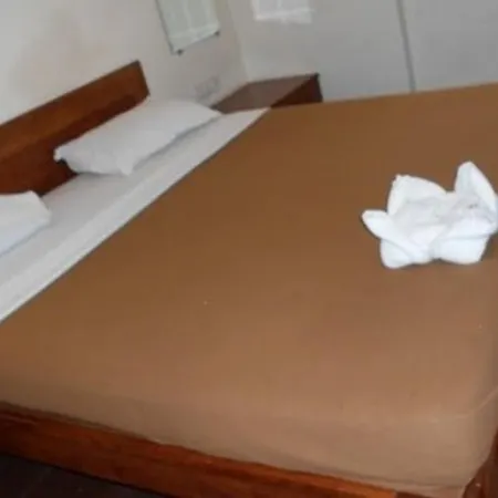 Q Deck Hotel