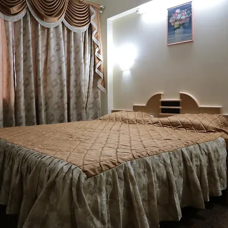 Hotel Karan Palace