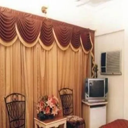 Hotel Karan Palace 3*