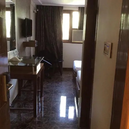 Sapna Hotel Mumbai