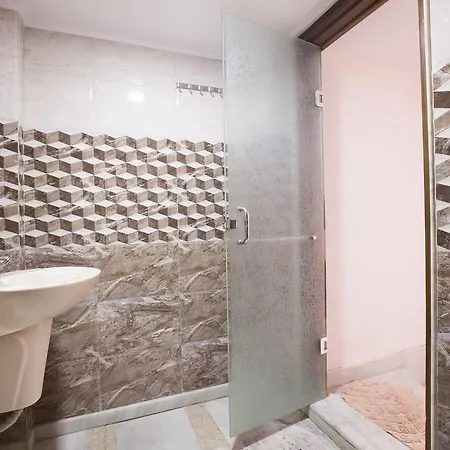 Oyo Town Bed & Breakfast Mumbai