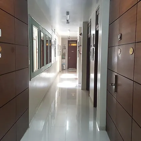Bentley Marine Drive Hotel 2*