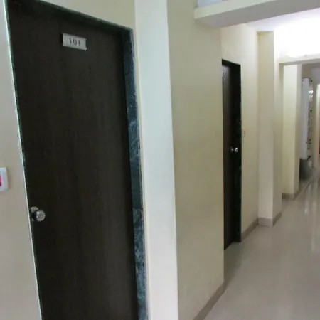 Oyo 49867 Hotel Kalpana Residency 3*