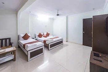 Hotel Hotel O Rana Residency Near Western Express Highway Metro Station 3*
