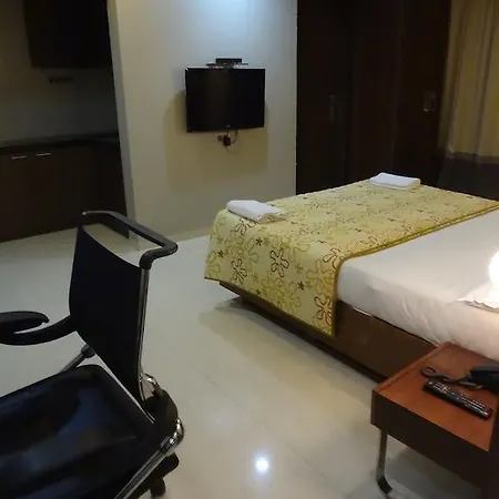Hotel Fabhotel Imperial Residency