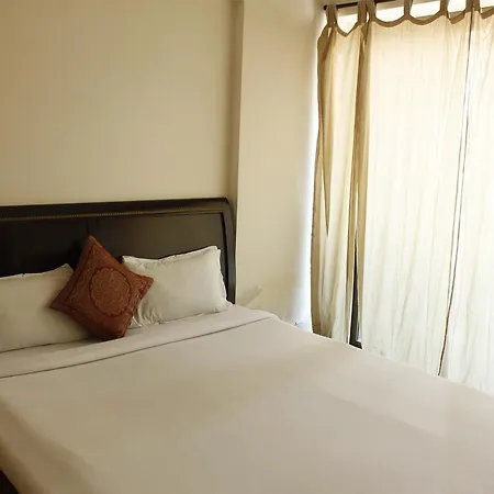Apartment Laurent & Benon Luxury Service Apartment - Bandra *
