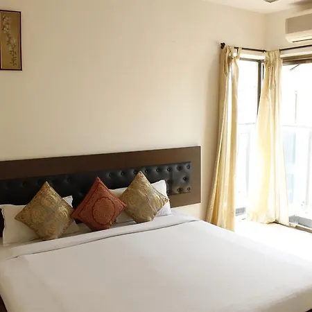 Apartment Laurent & Benon Luxury Service Apartment - Bandra